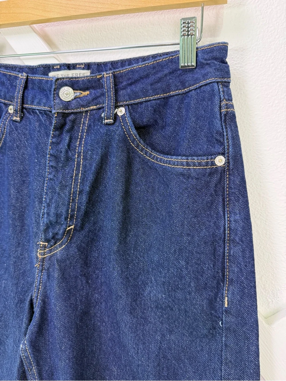 Free People We The Free Backstage Relaxed Cropped Jeans Bow Leg Dark Wash Sz 26